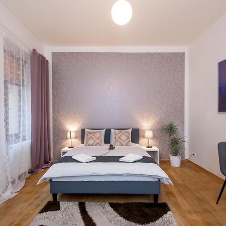 Luxury Apartment In The Center Of Praga Exterior foto